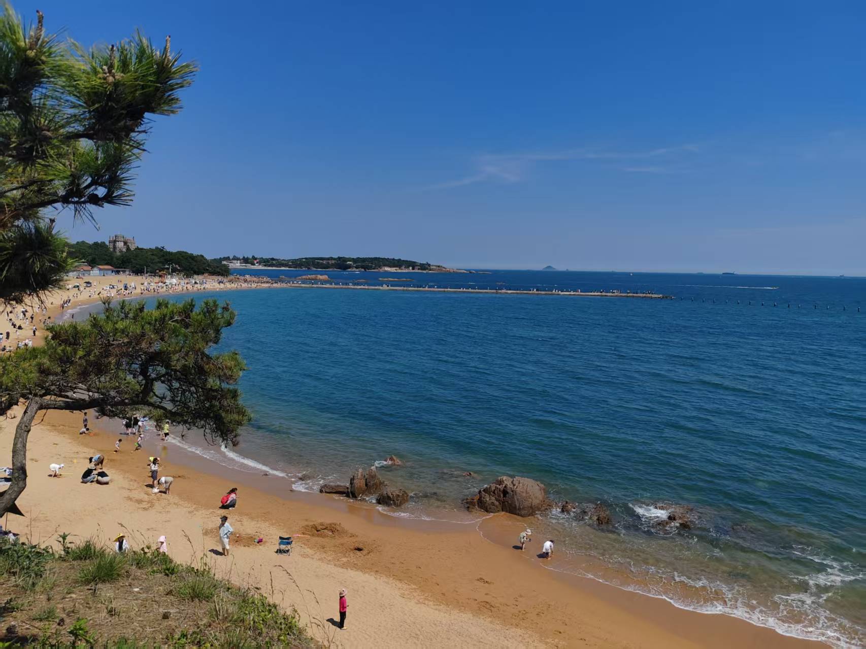 A sunny beach and blue sea in Qingdao